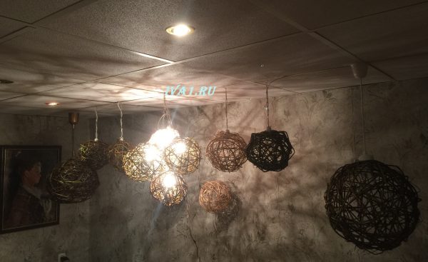 светильник на потолок плетёный шар